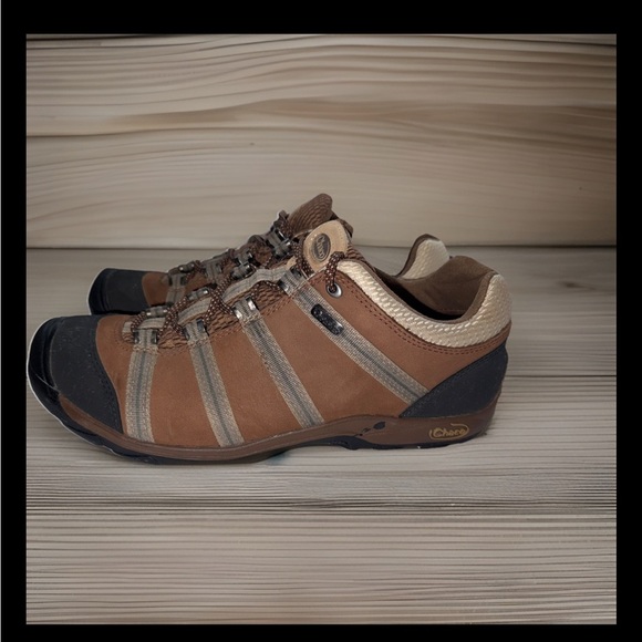 Chaco Women’s Brown and Tan Canyonland Low Event Hiking Shoes - Picture 3 of 6